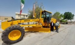 افزایش توان خدماترسانی شهرداری کوشکنار با اضافه شدن یک دستگاه گریدر به ناوگان ماشینآلات
