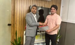 شهرداری سرگز احمدی رکورد بیسابقه در خرید خودرو ثبت کرد/ تأمین چهار دستگاه خودرو در یک سال با اعتبار ۱۵۰ میلیارد ریال