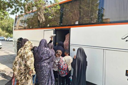 اعزام کاروان ویژه ایتام و محسنین زیارت اولی بندرعباس به مشهد مقدس