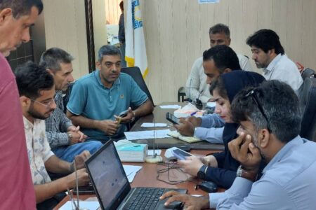 برگزاری میز خدمت مشترک امور آب و فاضلاب و امور برق قشم  در شهرداری درگهان