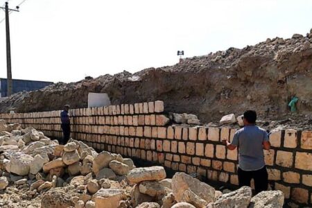 آغاز عملیات اجرایی فاز چهارم دیوار حفاظتی شهر هنگویه با پیگیری شهردار و شورای اسلامی
