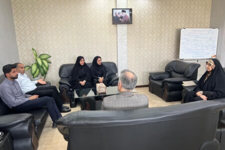 دیدار رئیس و اعضای شورای اسلامی شهر ابوموسی با مدیرکل فرهنگ و ارشاد اسلامی هرمزگان / تأکید بر تسریع در تکمیل مجتمع فرهنگی هنری و حمایت از هنرمندان جزیره