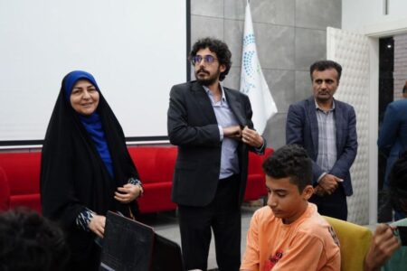 بازدید مدیرعامل بنیاد ملی بازی‌های رایانه‌ای کشور از اردوی آموزشی بازی‌سازی در بندرعباس