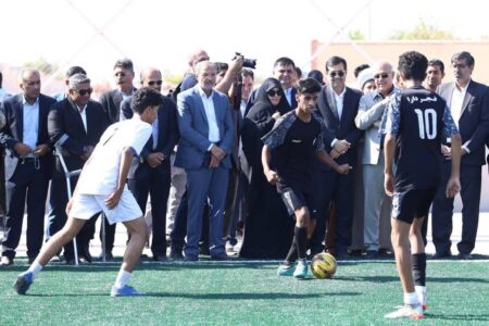 بهره‌برداری از ۲ زمین چمن مصنوعی فوتبال ابوموسی