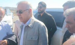 استاندار هرمزگان از روند احداث پل روستای دهندر شهباک بازدید کرد