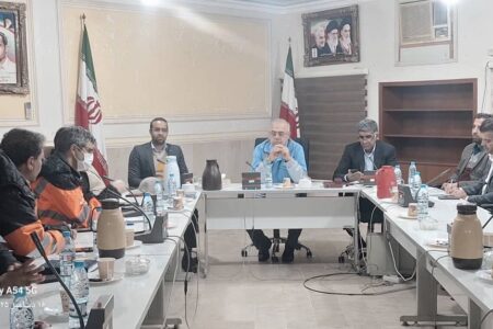 استاندار هرمزگان در خط مقدم  نظارت میدانی و برگزاری ستاد بحران در حاجی‌آباد