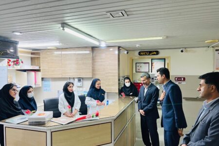 تجلیل فرماندار پارسیان از تلاشگران عرصه مامایی(فرشتگان سلامت مادران و نوزادان) در بیمارستان رستمانی