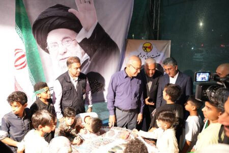 حضور فعال صنعت برق در اجتماع مردمی بندرعباس؛از تجلیل از شهدای صنعت تا آموزش مدیریت مصرف به کودکان