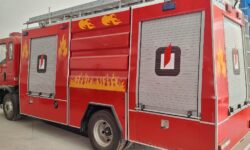 اختصاص یک دستگاه خودروی آتشنشانی ۸ تنی به شهرداری بندر تاریخی کنگ