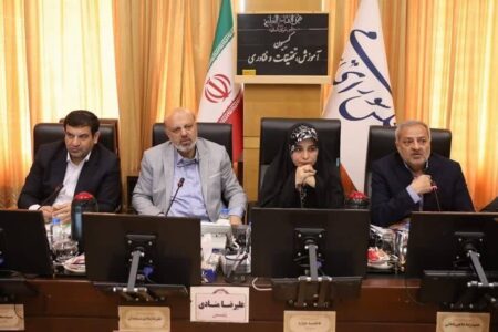 با پیگیری جمعی مسئولان استانی امتحانات نهایی یازدهم و دوازدهم به تعویق افتاد/ در خصوص سایر امتحانات در جلسه روز شنبه تصمیم گیری می‌شود 