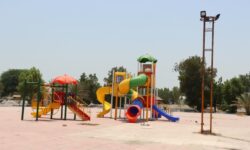 نصب ست‌های بازی کودکان در بوستان حضرت رقیه (س) با حمایت خیرین و اجرای سازمان آرامستان