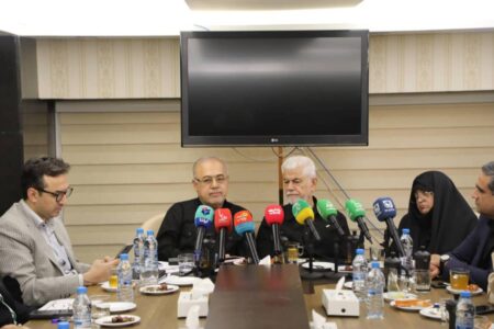 نهضت سلامت برای جبران عقب‌ماندگی تاریخی استان آغاز شده است/ انتظار هرمزگان، توزیع عادلانه امکانات و منابع ملی است
