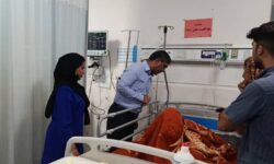 عیادت فرماندار شهرستان خمیر از مجروحین حمله شب گذشته دشمن آمریکایی-صهیونیستی به شهرستان