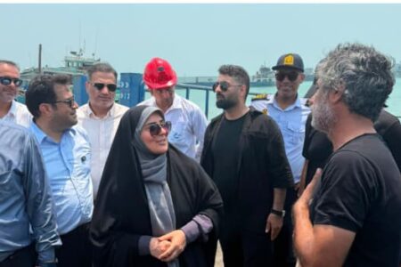 وزیر راه و شهرسازی از اداره بنادر و دریانوردی بندرلنگه بازدید کرد