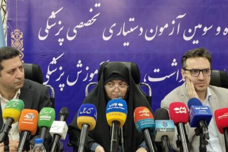 تأخیر در پرداخت مطالبات بیمه‌ای، از چالش‌های حوزه سلامت استان است/ ۷۰ درصد ظرفیت پزشکی هرمزگان به داوطلبان بومی اختصاص یافت