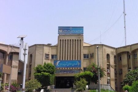 غیبت اعضای شورا، جلسه شورای شهر بندرعباس را به تعطیلی کشاند؛ وقتی مدیریت شهری منتظر حضور اعضای شورا می‌ماند