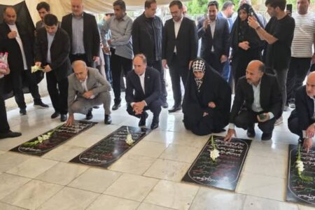 ادای احترام مسئولان وزارت جهاد کشاورزی به شهدای گمنام بندرعباس