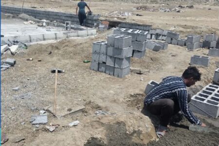 آغاز عملیات احداث دیوار حیاط زمین چمن مصنوعی بزرگ کرگان